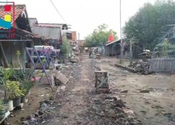 Sambangi Pemukiman Terpencil dan Terisolir di Desa Pangarengan Subang, Kapolsek Legonkulon : Ini Sangat Memprihatinkan