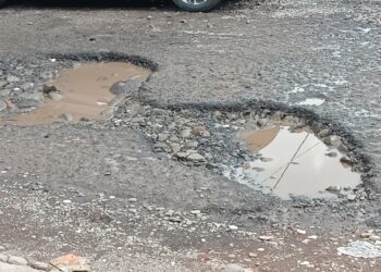 Drainase Buruk, Jalan Sutaatmadja Panglejar Rusak Parah
