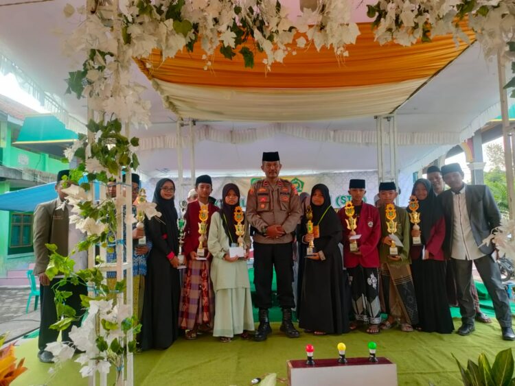 Desa Legonkulon jadi Juara Umum STQ Tingkat Kecamatan, Kapolsek Legonkulon : Banyak Anak Berbakat dalam Membaca Alqur’an