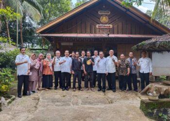 SAKOLA MOTÈKAR Kedatangan “Orang-Orang Pendidikan”