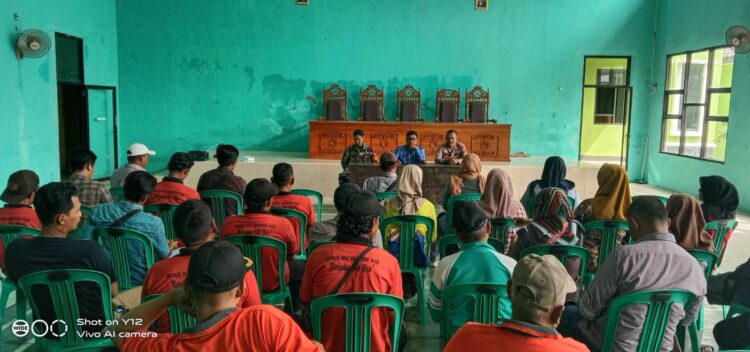 Manfaatkan Pertemuan Dalam Rapat Minggon, Kapolsek Legonkulon Serap Curhatan Warga