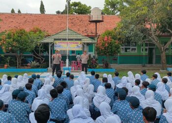 Cegah Kenalakan Remaja Polsek Pusakanagara Berikan Pembinaan Terhadap Pelajar