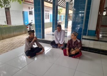 Jum’at Curhat Bersama Warga Cicadas, Kapolsek Binong di Minta Razia Knalpot Bising