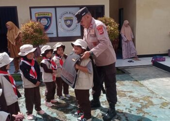 Kembali Dikunjungi Anak Paud, Panit Binmas Polsek Legonkulon Berikan Edukasi Tertib Lalu Lintas Sejak Dini
