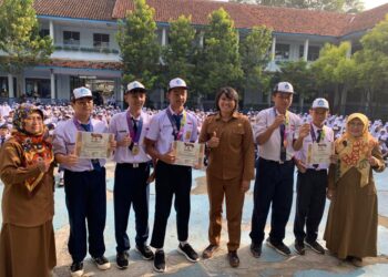 Juara 1 Kejuaraan Taekwondo Se-Jawa Barat di ITN OPEN VI Muhammad Daffa Alghifari Jadi Kebanggaan Sekolah