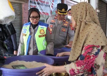 Jelang Ramadhan, Kapolres Subang Sidak Harga Kebutuhan di Pasar Tradisional