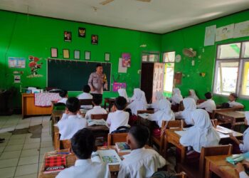 Cegah Bullying di Tingkat Pelajar SD, Bhabinkamtibmas Polsek Cipeundeuy Polres Subang Berikan Sosialisasi dan Edukasi
