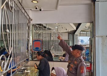Antisipasi terjadinya tindakan kriminal di Toko Perhiasan, Unit Intelkam Polsek Pamanukan Lakukan Pengecekan CCTV
