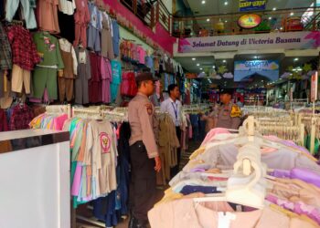 Antisipasi Aksi Copet, Unit Patroli Polsek Pamanukan Sisir Pasar Tradisional dan Pertokoan