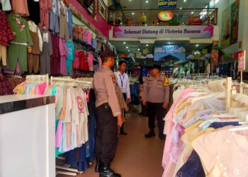Antisipasi Gangguan Kamtibmas, Polsek Pamanukan Patroli di Pasar Tradisional dan Pertokoan