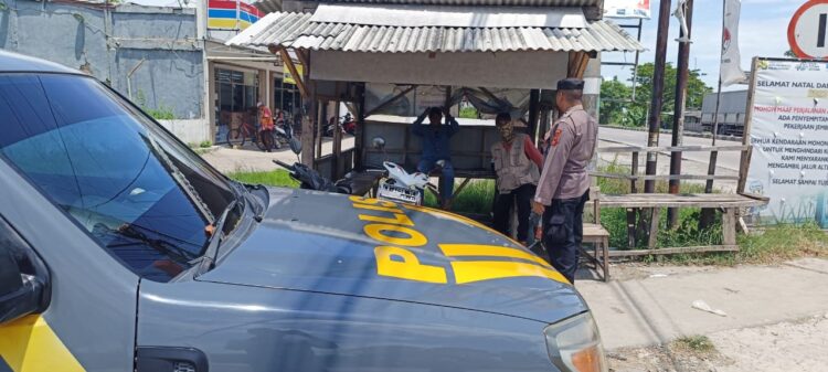 Dialogis Dengan Tukang Ojek, Personil Polsek Pamanukan Sampaikan Himbauan Kamtibmas
