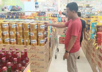 Antisipasi Parcel Berisi Produk Kedaluwarsa, Polsek Pamanukan Lakukan Pengecekan di Supermarket hingga Pasar Tradisional