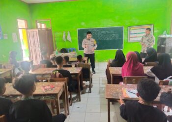 Police Go To School, Bhabinkamtibmas Polsek Pamanukan Polres Subang Berikan Sosialisasi dan Edukasi