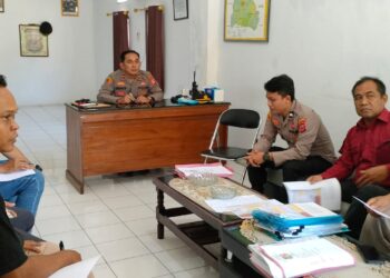 Antisipasi Lonjakan Harga Sembako, Kapolsek Pagaden Berikan Berbagai Arahan pada Anggotanya 