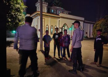 Sambangi Remaja di Masjid, Panit Binmas Sampaikan Pesan Kamtibmas