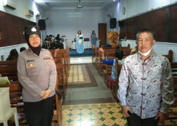 Meski Masih Dalam Momen Ops Ketupat, Personel Polsek Pagaden Tetap Jaga Ibadah Minggu di GSPDI