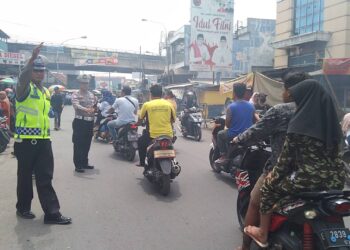 Cegah Terjadinya Kemacetan Kendaraan di Pusat Perbelanjaan, Unit Lantas Polsek Pamanukan Atur Lalin