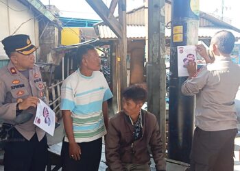 Kapolsek Pamanukan Sebar Pamplet Informasi Pencarian Anak Hilang di Kalijati Subang