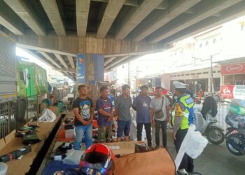 Cegah Kecelakaan Lalulintas, Unit Lantas Polsek Pamanukan Berikan Edukasi pada Kurir Shoope Xpress