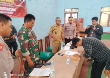 Hadiri Rapat Pleno Rekapitulasi Daftar Pemilih Hasil Pemutakhiran Tingkat Desa Batangsari, Kapolsek Pamanukan Ajak Pemangku Kepentingan Jaga Kondusifitas