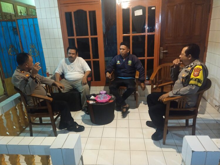 Tekan gangguan Kamtibmas saat Musim Hajat, Kapolsek Pamanukan Sambangi Warga