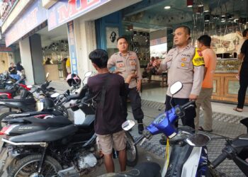 Patroli Jalan Kaki Polsek Pamanukan Berikan Rasa Nyaman, Cegah Tindak Kriminal