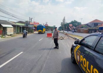 Tingkatkan Keamanan di Jalur Pantura Polsek Pamanukan Rutin Lakukan Patroli