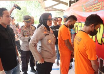 Curi Besi Bekas Rel Kereta, Oknum Karyawan PT KAI dan Seorang Buruh Diamankan Unit Reskrim Polsek Cikaum
