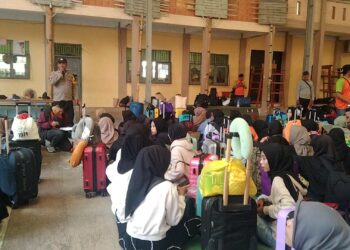 Pasca Tragedi Kecelakaan Bus di Guci Tegal, Polisi di Pamanukan Berikan Edukasi pada Pelajar yang Hendak Study Tour