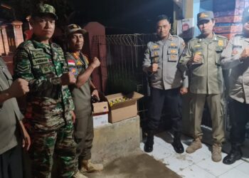 Polsek Binong Gelar KRYD, Amankan Puluhan Botol Miras