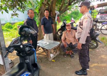 Antisipasi Curanmor di Lingkungan Parkir Unit Patroli Polsek Pamanukan Berikan Himbauan Kamtibmas Kepada Juru Parkir