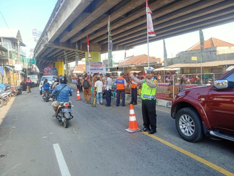 Cegah Terjadinya Kemacetan Kendaraan Saat Peringatan Hari Jadi Pamanukan ke 113, Unit Lantas Polsek Pamanukan Atur Lalin