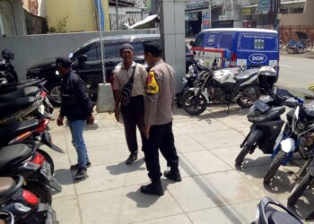 Antisipasi Curanmor di Lingkungan Perbankan Unit Patroli Polsek Pamanukan Berikan Himbauan Kamtibmas Kepada Juru Parkir