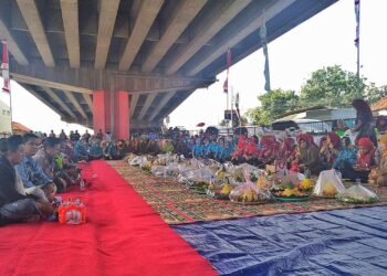 Digelar Sederhana di Kolong Fly Over dengan Murak Tumpeng, Kecamatan Pamanukan Tetap Tersenyum di Usia 113 Tahun