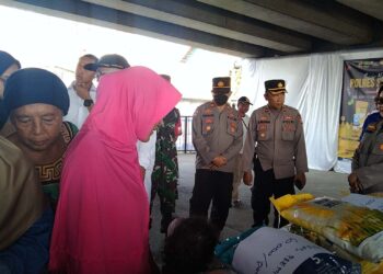 Ringankan Masyarakat dalam Memenuhi Kebutuhan Pokok, Pasar Murah Polres Subang Diserbu Ratusan Ibu-Ibu