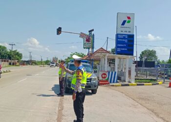 Protap Gatur, Polsek Pamanukan Berikan Kelancaran Lalu Lintas di Jalur Pantura