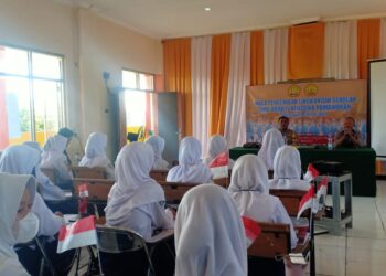 Di Momen Tahun Ajaran Baru, Panit Binmas Polsek Pamanukan Berikan Edukasi kepada Pelajar di Pamanukan Subang