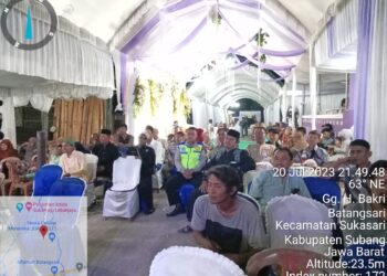 Bhabinkamtibmas Polsek Pamanukan Hadiri Pengajian di Hajatan Warga