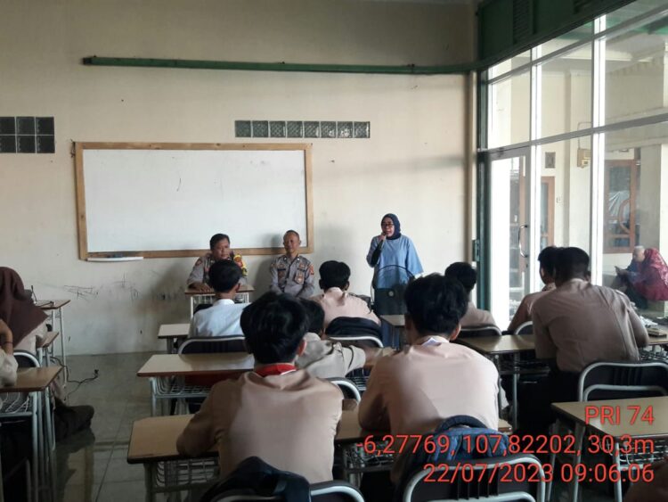 Police Go To School, Panit Binmas Polsek Pamanukan Polres Subang Berikan Binluh