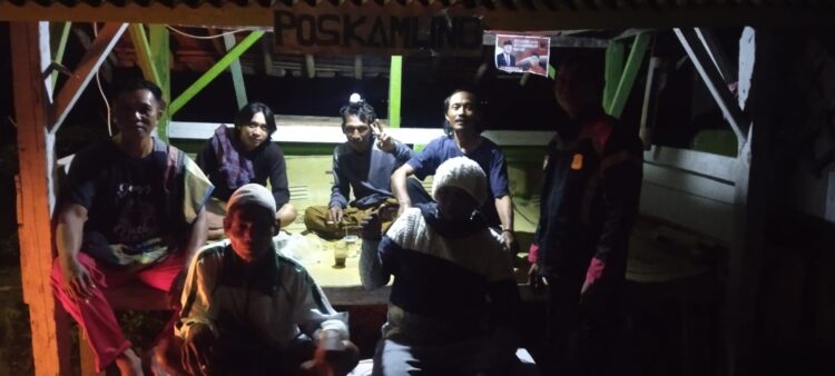 Bhabinkamtibmas Desa Nanggerang Polsek Binong Kontrol Pos Kamling 