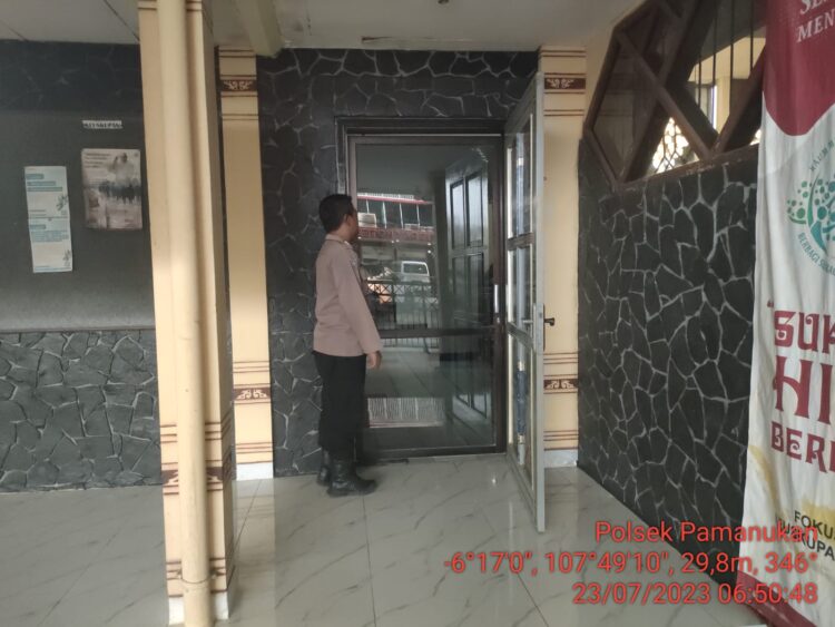 Berikan Rasa Nyaman untuk Jemaat di Gereja, Polsek Pamanukan Beri Pengamanan Ibadah
