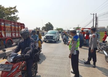 Wujud Pelayanan Prima, Polisi Atur Lalin di Lokasi Laka Lantas