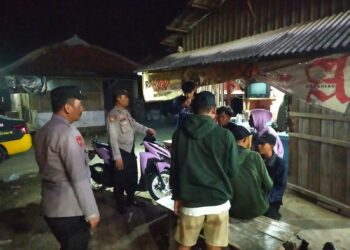 Antisipasi Gangguan Kamtibmas, Polsek Pamanukan Bubarkan Pemuda yang Nongkrong di Malam Hari