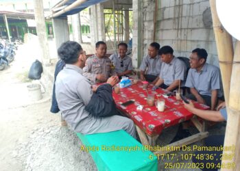 Sambangi Karyawan BPR, Bhabinkamtibmas Polsek Pamanukan Ajak Jaga Kondusifitas kamtibmas