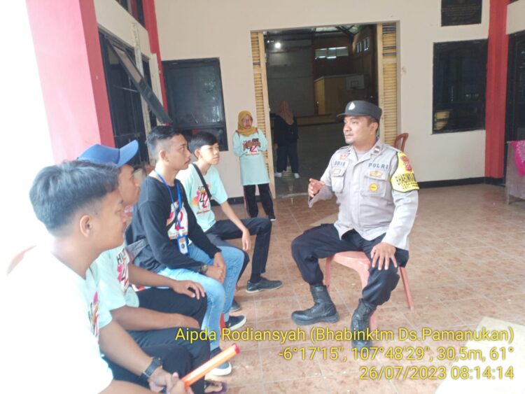 Bhabinkamtibmas Polsek Pamanukan Temui Pemuda Ajak Jaga Kamtibmas tetap Kondusif
