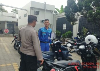 Hindari Kemacetan di Sepanjang Jalan, Unit Patroli Sabhara Polsek Pamanukan Himbauan Tukang Parkir Tertib Parkirkan Kendaraan