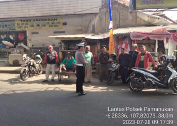Polsek Pamanukan Ajak Tukang Ojek Ciptakan Kamseltibcar Lantas 