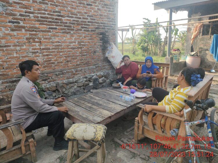 Tak Hanya di Masjid, Bhabinkamtibmas Polsek Pamanukan Gelar Jum’at Curhat DDS