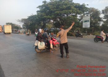Protap Gatur, Polsek Pamanukan Berikan Kelancaran Lalu Lintas di Jalur Pantura