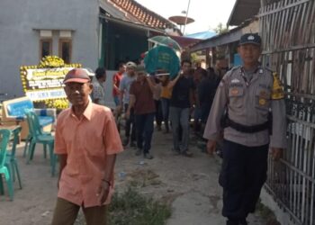 Dekatkan Diri Dengan Masyarakat, Bhabinkamtibmas Polsek Pamanukan Lakukan Sambang Duka